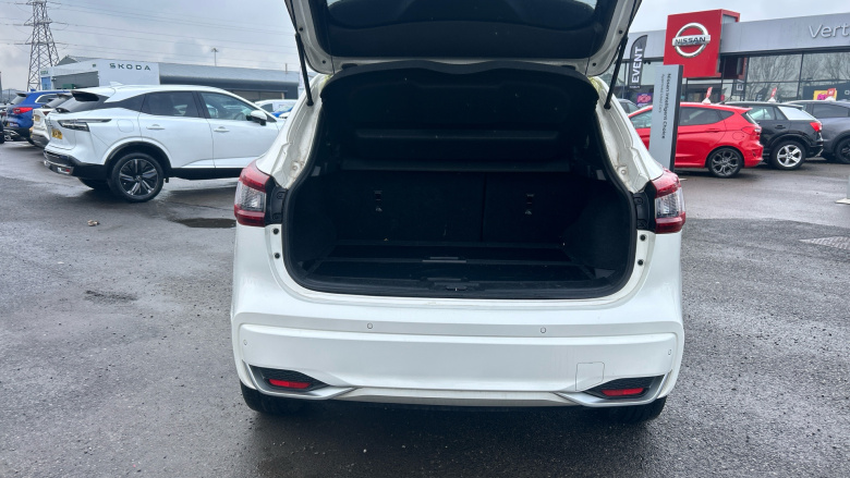 Nissan Qashqai 1.3 DiG-T 160 Tekna+ 5dr Petrol Hatchback